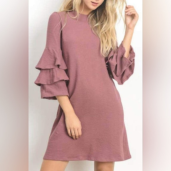 Le Lis Knit Tiered Ruffle Sleeve Swing Dress in Mauve Size L - Picture 1 of 10